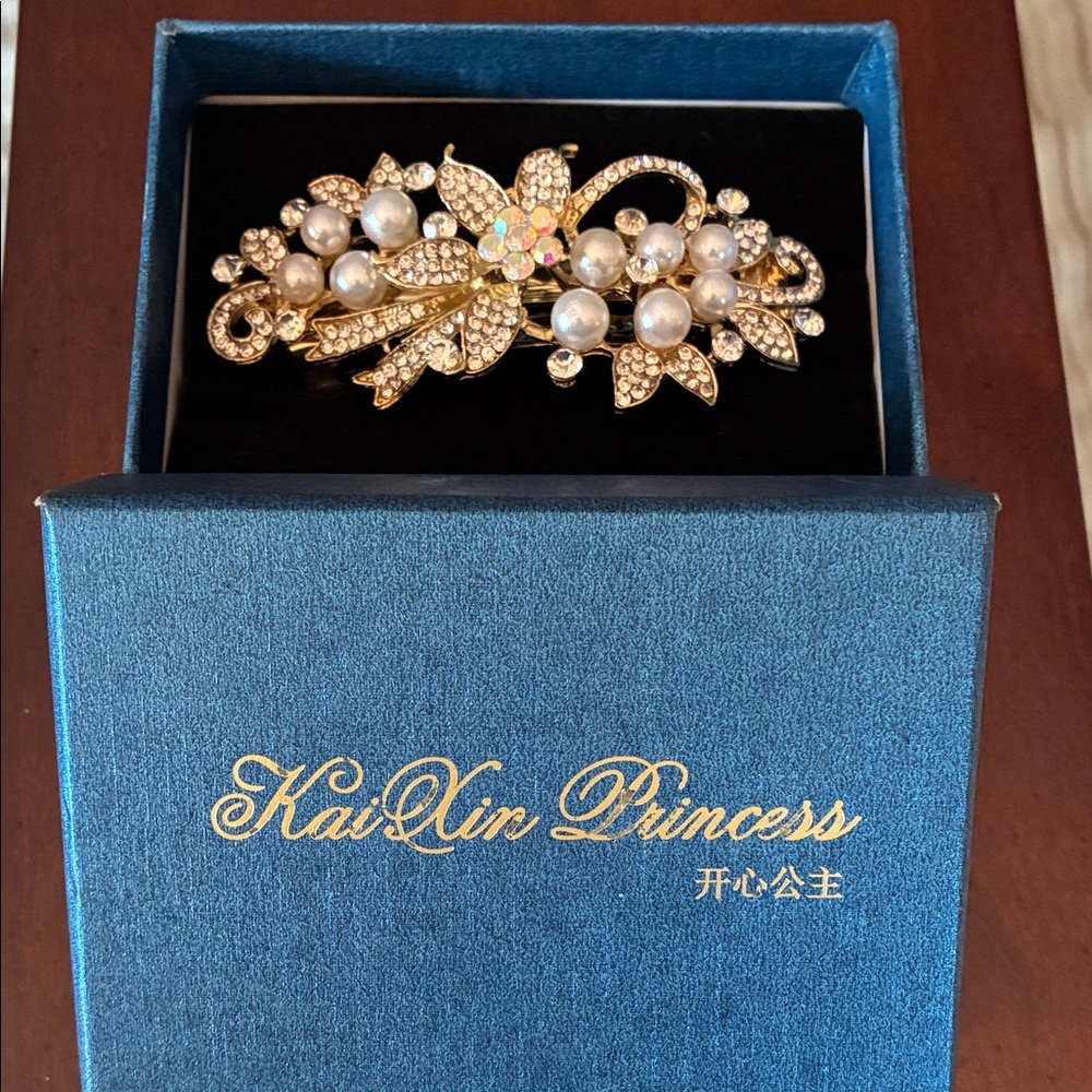 Gold and Pearl Floral Hair Clip